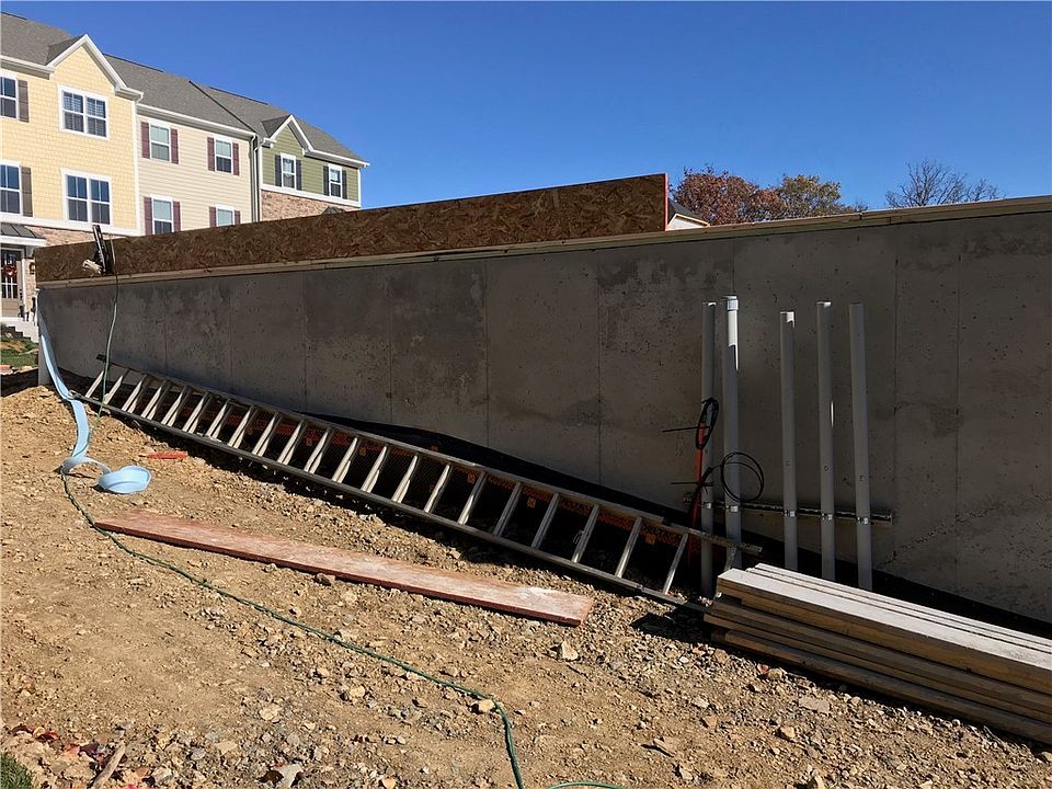 2nd image of 124 Laurel Place Lane Upper St #102E