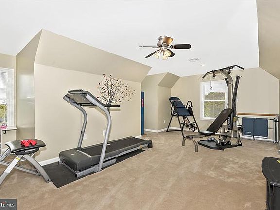 4th image of 9908 Meadow Rock Dr