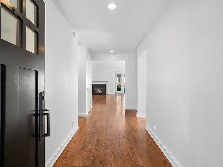 648 Tunbridge Rd — Photo 4