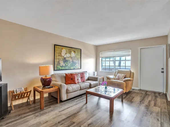 2050 NE 39th Street #203s, Lighthouse Point, FL 33064