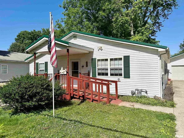 908 N East St, Jacksonville, IL 62650