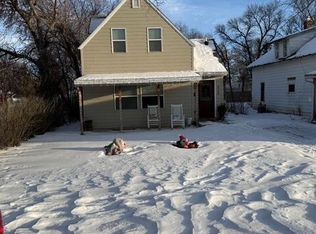 326 N Adams St, Plentywood, MT 59254