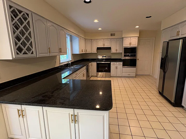 3502 Holly Rd — Photo 10
