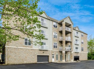 2245 Riverside Dr #312, Upper Arlington, OH 43221