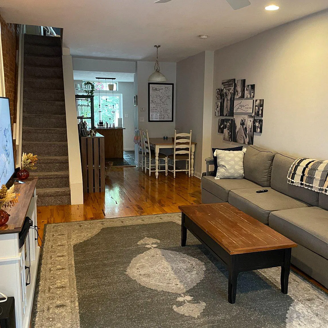 2 bed, 3.0 bath, 1564 sqft, $2,200 — Photo 3