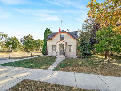 205 Adams St SE, Hutchinson, MN, 55350