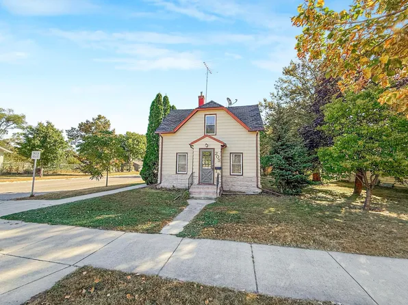 205 Adams St SE, Hutchinson, MN 55350