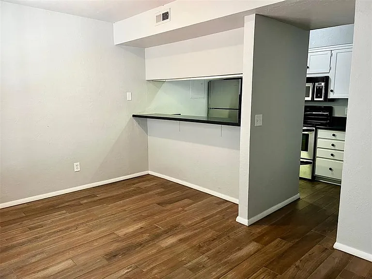 823 Cardinal Creek Blvd — Photo 5