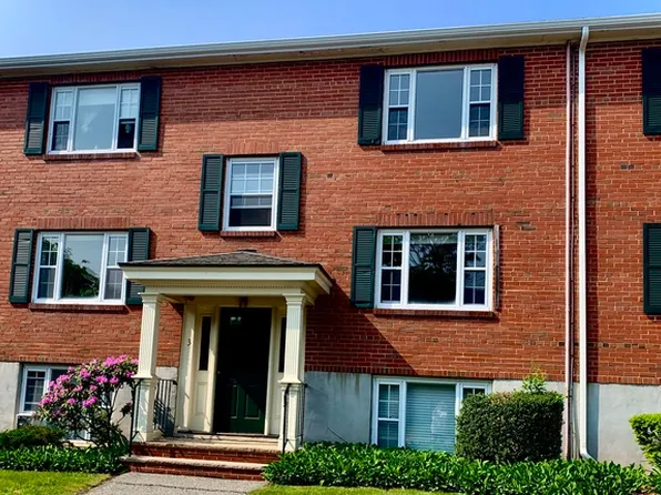 6 Harris Cir, Arlington, MA