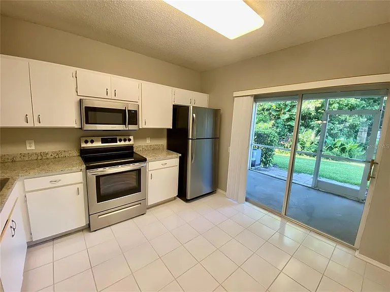 12415 Berkeley Square Dr — Photo 9