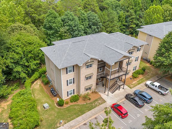 2nd image of 350 Wood Lake Dr Unit 33