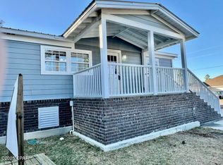 115 Rembrandt Cir, Defuniak Springs, FL 32433