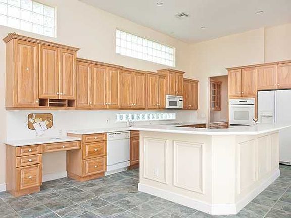 2nd image of 118 Estuary Dr