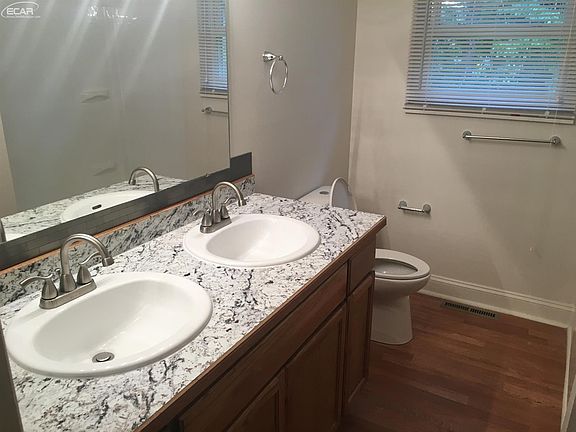 5th image of 6352 Meadowwood Ln