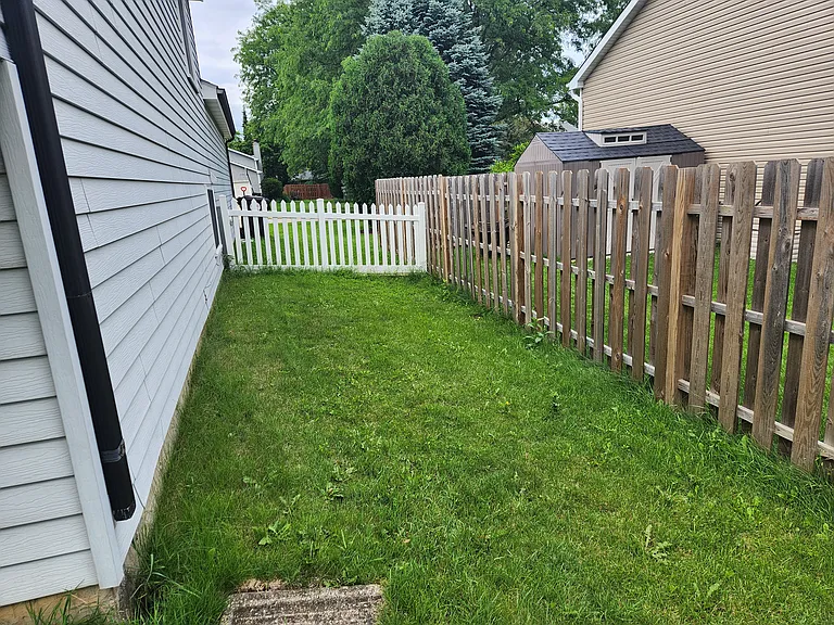 827 Boxwood Dr — Photo 28