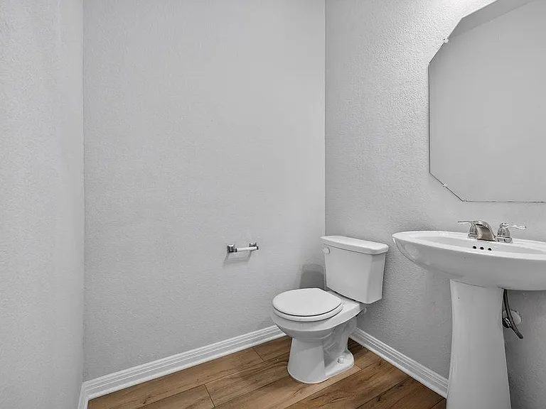 320 Rend Dr — Photo 17