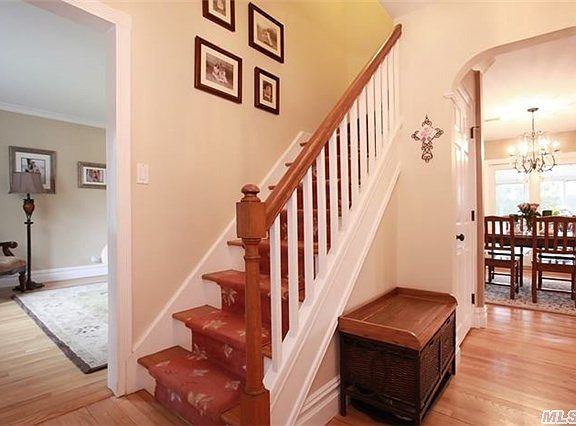 5th image of 10 Oakridge Dr