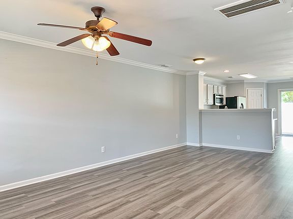 Fantastic open concept floorplan!