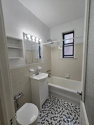 Rented by Aidonis Realty | media 4