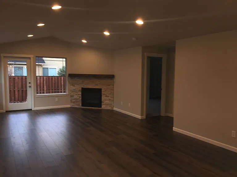 2935 NW Cedar Ave — Photo 6
