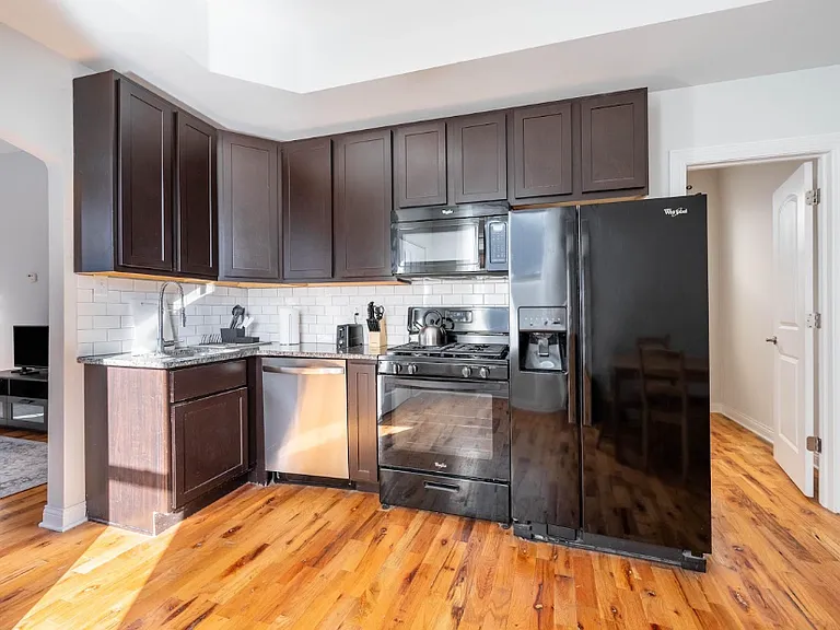 1443 N Campbell Ave #2R — Photo 11