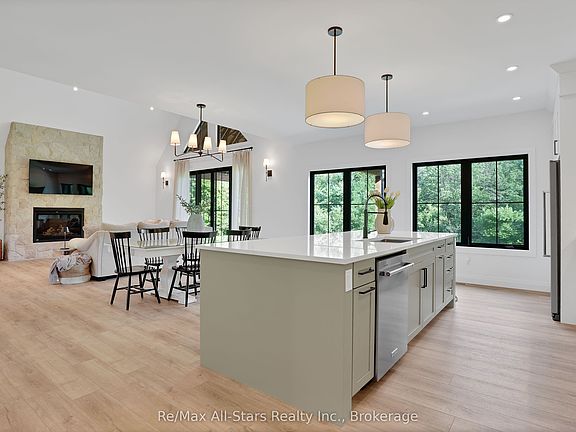 5th image of 210 White Valley Rd