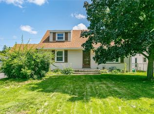 132 Harvest Dr, Rochester, NY 14626