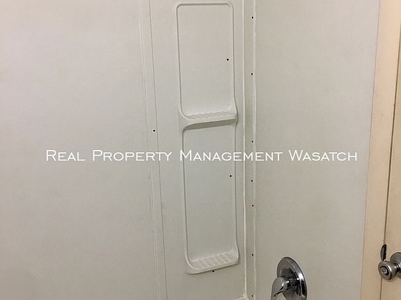 5th image of 305 Marvista Ln