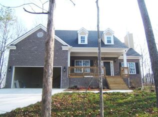 136 Richland St SE, Calhoun, GA 30701