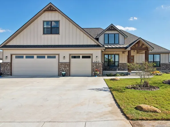 153 W Magnolia Cir, La Vernia, TX 78121