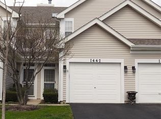 1442 Walnut Hill Ave, St Charles, IL 60174