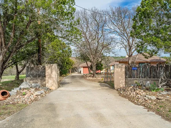 115 Chaparral Pl W, Ingram, TX 78025