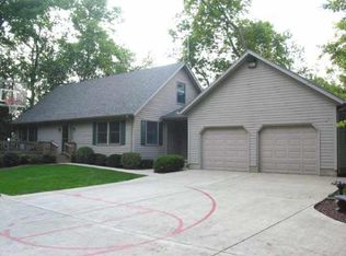 9488 N Waldron Rd, Rossville, IN 46065