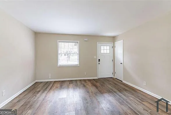 3851 Bonnie Ln SE — Photo 3