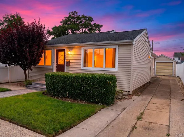 3108 Royal Avenue, Oceanside, NY 11572