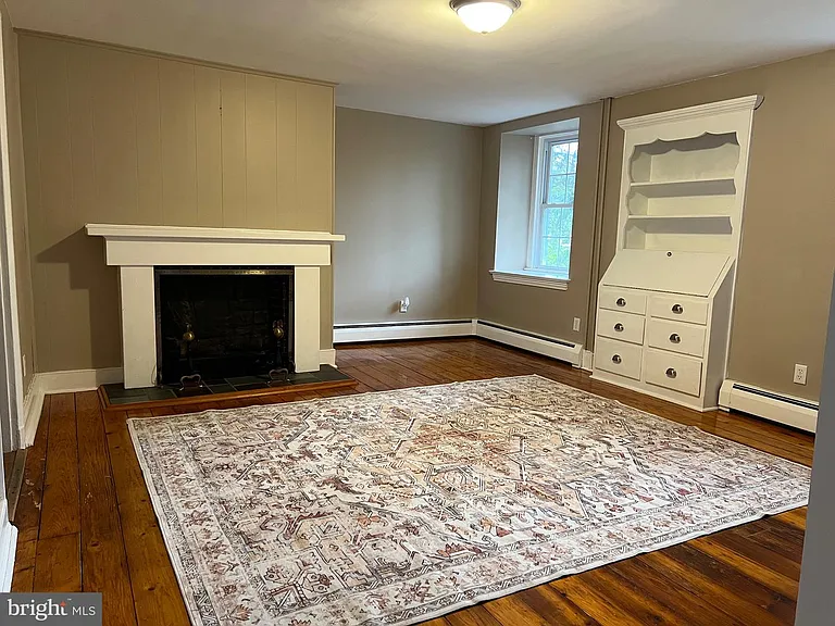 815 Cypress Ave — Photo 3