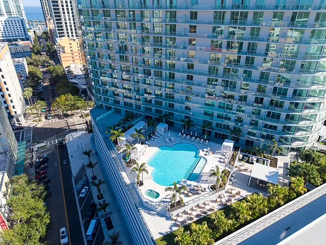 3 bed, 2658 sqft, $20,000 — Photo 2
