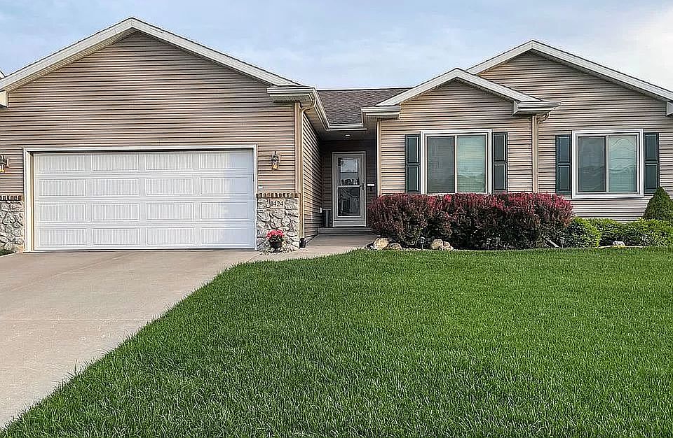 2nd image of 1424 Bobcat Dr NW