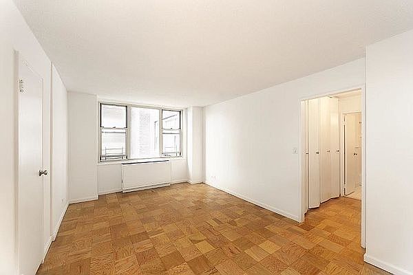 1st image of 166 E 34th St #802