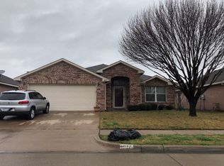 807 Plumeria Dr, Arlington, TX 76002