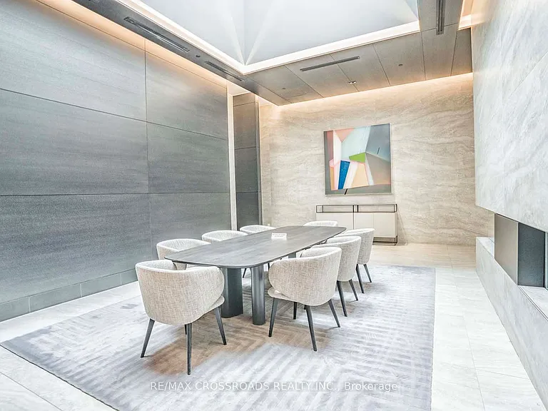 2221 Yonge St #1404 — Photo 3