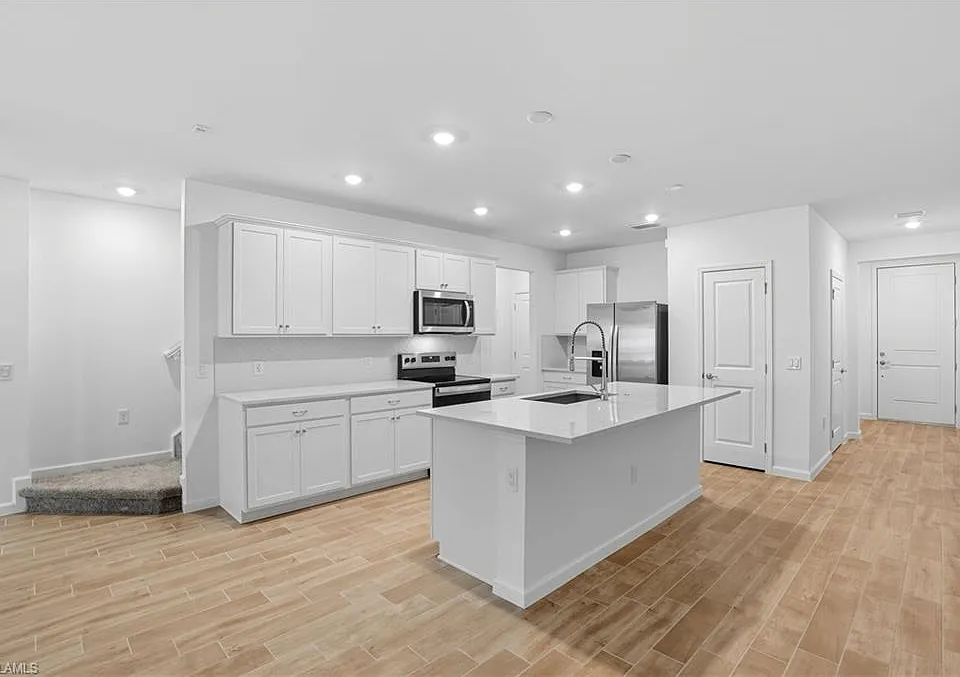 27881 Radiant Ct