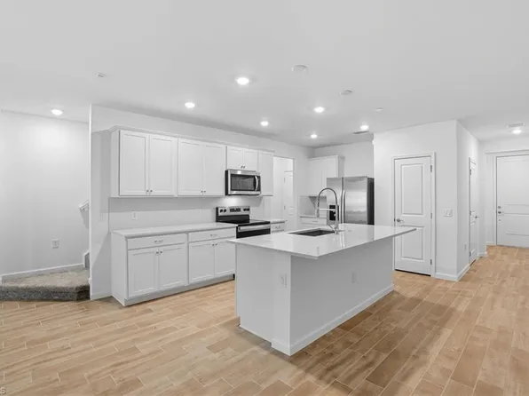 27881 Radiant Ct, Bonita Springs, FL 34135