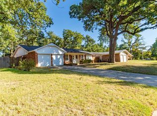 2812 N Holloway Ave, Bethany, OK 73008