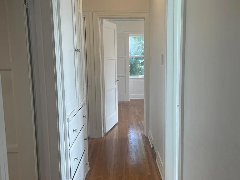 672 Euclid Ave #1/2 — Photo 18