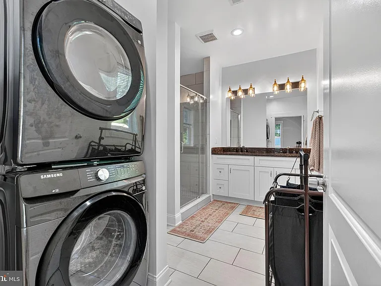 3925 Ashwood Pl — Photo 34
