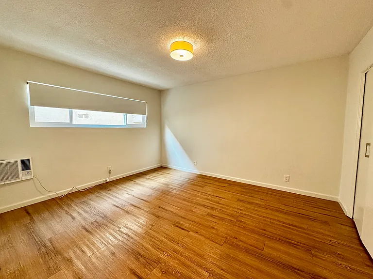 611 N Kings Rd #3 — Photo 15