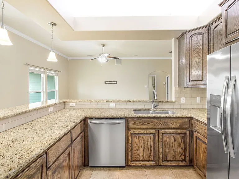 3825 Kangaroo Ct — Photo 17