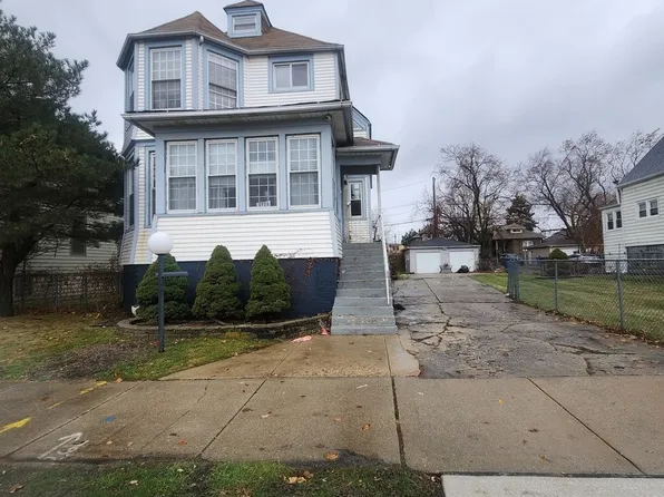 9226 S Phillips Ave, Chicago, IL 60617