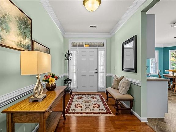 4th image of 214 Heritage Hill Dr